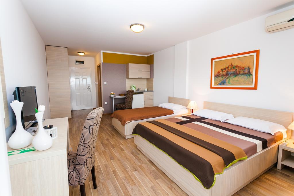 Apartments Marija Sveti Stefan Buitenkant foto